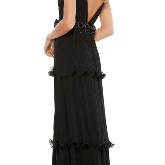 Mac Duggal Rosette Ruffle Layered Roseette Maxi Dress in black - Picture 2 of 3